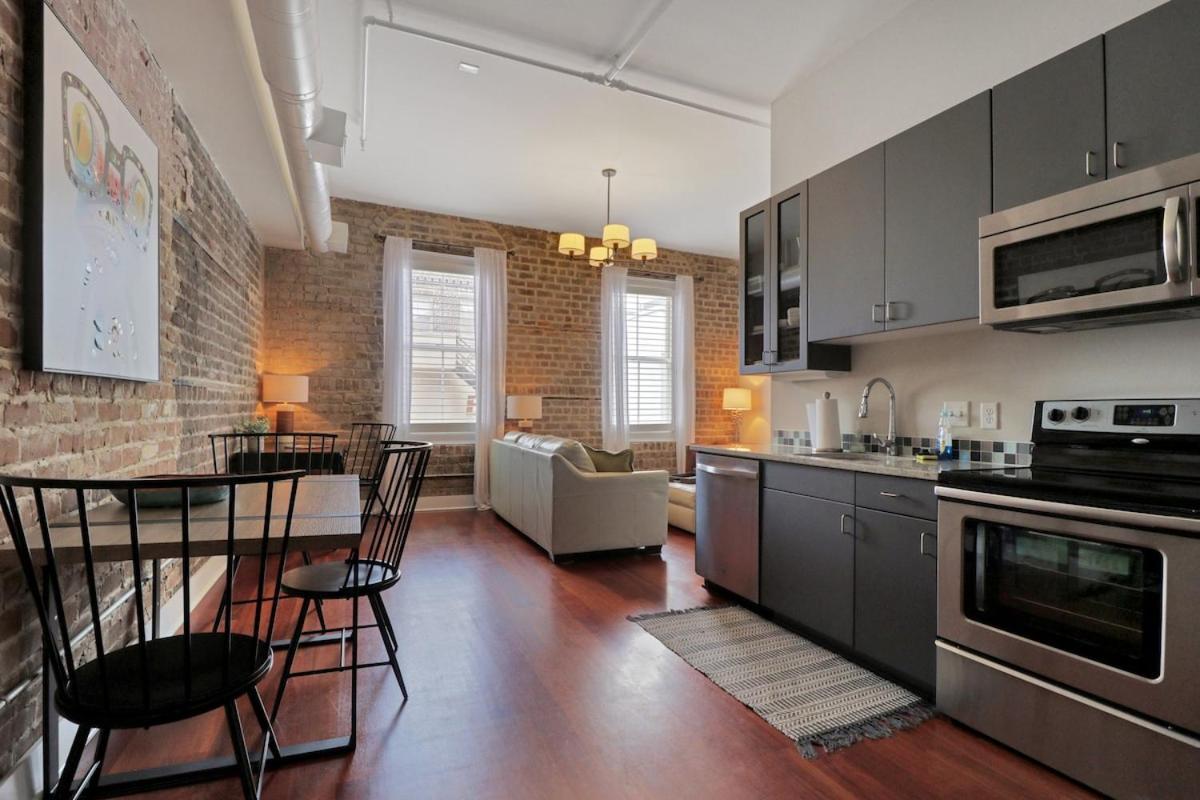 Downtown Loft- Steps Away From Plant Riverside! Savannah Exterior photo